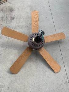lot 30 image: 5 Blade Ceiling Fan with Light