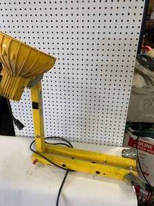 lot 41 image: Loading Dock Light
