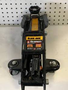lot 47 image: Black Jack Two Ton Trolley Jack