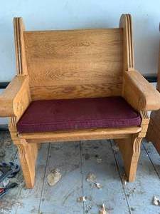 lot 54 image: Vintage Oak Church Pew 28 Long