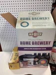 lot 74 image: Mr Beer Home Brewing Kit (Unsure If Complete)
