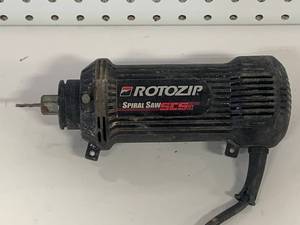 lot 83 image: Lot of Two Extension Cords