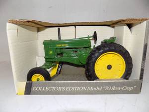 ERTL John Deere 1953 70 Row-Crop Tractor 116 Scale