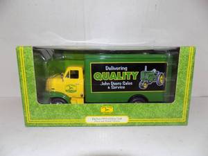 John Deere 1953 Ford Delivery Truck Die Cast Metal 125 Scale
