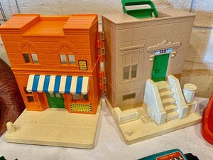 lot 134 image: Vintage Toys