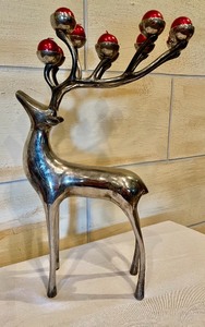 lot 145 image: Reindeer Themed Decor