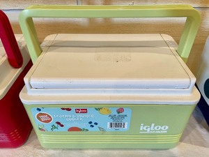 lot 143 image: 3 Small Coolers