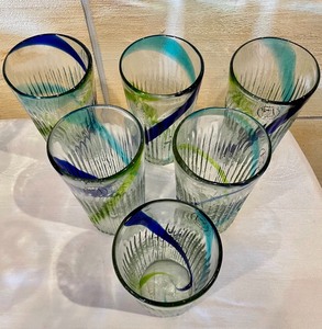 lot 163 image: Groovy Glassware