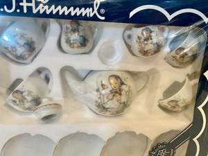 lot 167 image: MJ Hummel Mini Tea Set
