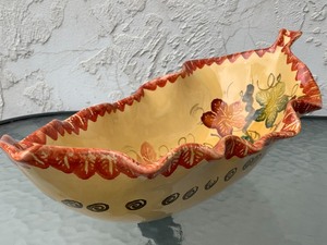 lot 194 image: Four Pieces of Beautiful Italian Pottery