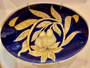 lot 215 image: Pear Themed Platter from Mexico