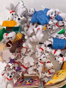 lot 232 image: 101 Dalmations Figurines