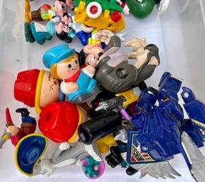 lot 238 image: Mixture of Small Toys