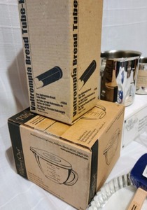 lot 34 image: New Pampered Chef and More