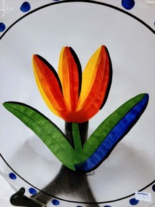 lot 50 image: Kosta Boda Painted Tulip Plate