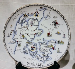 lot 60 image: DanishSwedish Decorative Plates and Coasters