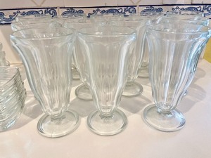 lot 362 image: Clear Glass Lot