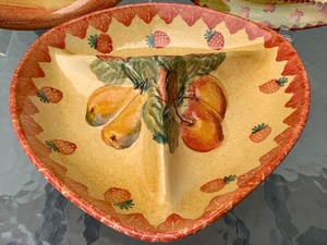 lot 202 image: Three Pieces of Italian Decorative Ceramic Dishes