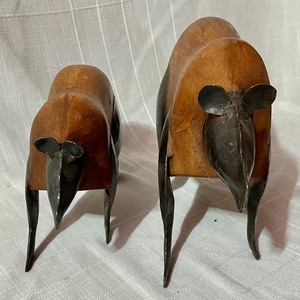 lot 290 image: Wooden and Metal Bear Decor