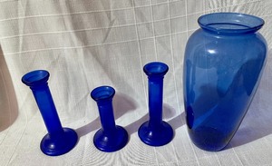 lot 297 image: Delightful Decor