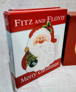 lot 65 image: Fitz and Floyd Holiday Canap Plates