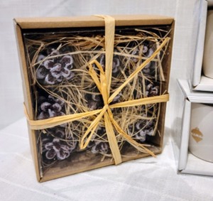 lot 66 image: Holiday Candles
