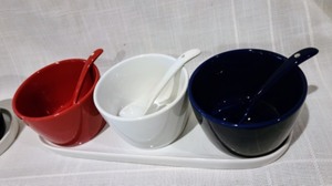 lot 71 image: Crate and Barrel Four of July Servingware