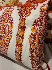 lot 94 image: Pottery Barn Accent Pillows