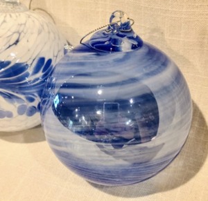lot 302 image: Swirled Art Glass Ornaments