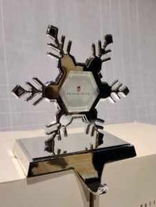 lot 310 image: Pottery Barn Snowflake Frame Stocking Holders