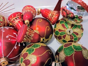 lot 309 image: Painted Red Glass Ball Ornaments
