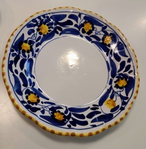 lot 338 image: Pretty Painted Italian Dishes