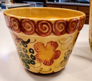 lot 379 image: Decorative Painted Italian Ceramics