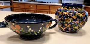 lot 380 image: Pretty Painted Ceramic Servingware