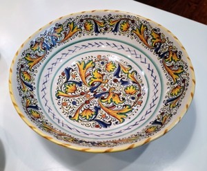 lot 381 image: Pretty Painted Italian Ceramic Servingware