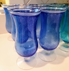 lot 391 image: Colorful Glassware Set