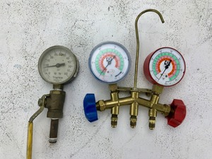 Pressure Gauges