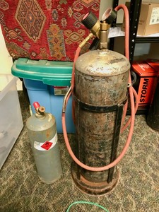 2 Tanks UN1001 Acetylene, Dissolved