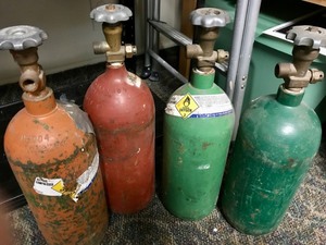 4 Tanks of UN1072 Compressed 0xygen