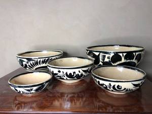lot 75 image: Vintage Mexican Pottery Bowl Set and Tortilla Press
