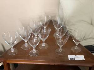 lot 33 image: Set of 10 Vintage Champagne Crystal Glasses