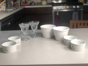 lot 170 image: Snack Dish Set