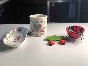 lot 178 image: Lovely Kitchen Set