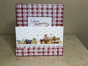 lot 252 image: Susan Branch Home Made Recipe Do It Yourself Cookbook