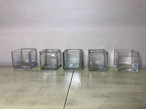 lot 309 image: Square Vase Set