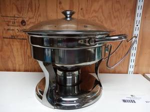 lot 317 image: Kirkland Chafing Dish & Platter New in Box