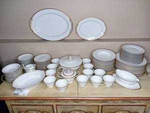 lot 364 image: China 12 Reset Bowl  Set