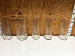 lot 432 image: Glass Vase Set