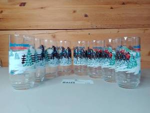 lot 110 image: Vintage 1995 8 Piece Set of Budweiser Clydesdale Glasses in Original Box