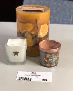 lot 202 image: Candle Set